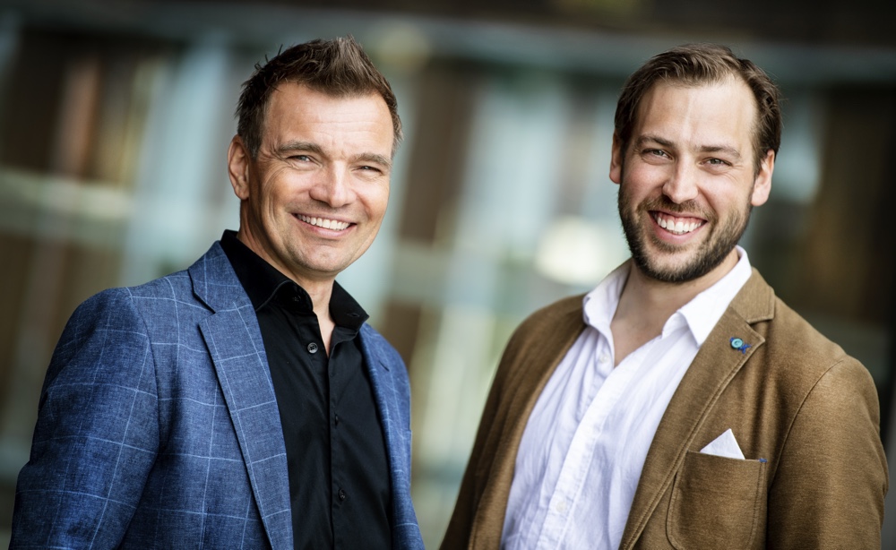 Tom Wangerud og Glenn Luijbregst formidler underholdning.