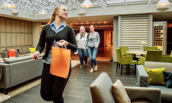 Signum Grata folk som løser oppgaver