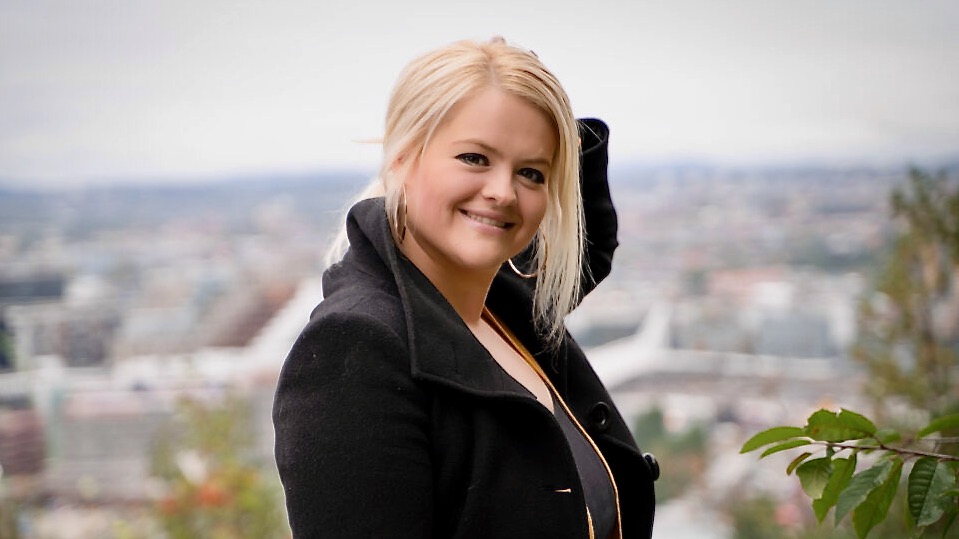 Jorunn Undheim tilbyr middagsunderholdning musikalske mellomretter.